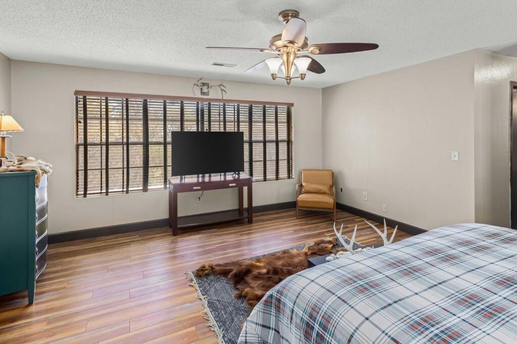 Stonegate Lodge Bear'S Den Kitchen, Pool, Firepit, Wifi ,Smart Tvs Eureka Springs Exterior foto