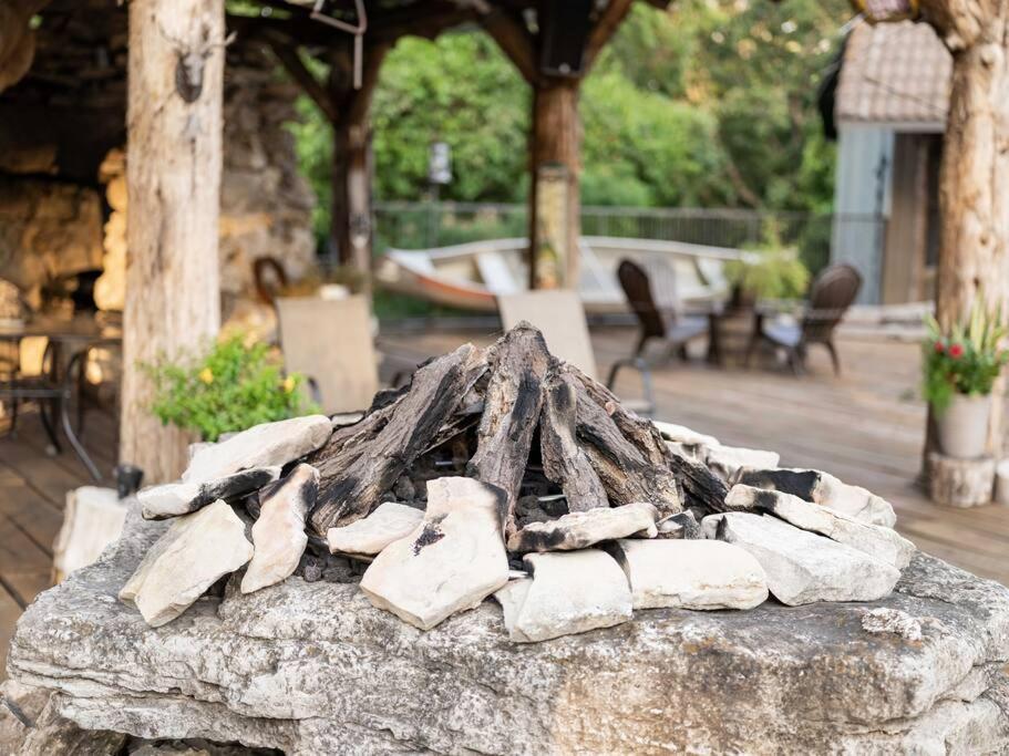 Stonegate Lodge Bear'S Den Kitchen, Pool, Firepit, Wifi ,Smart Tvs Eureka Springs Exterior foto